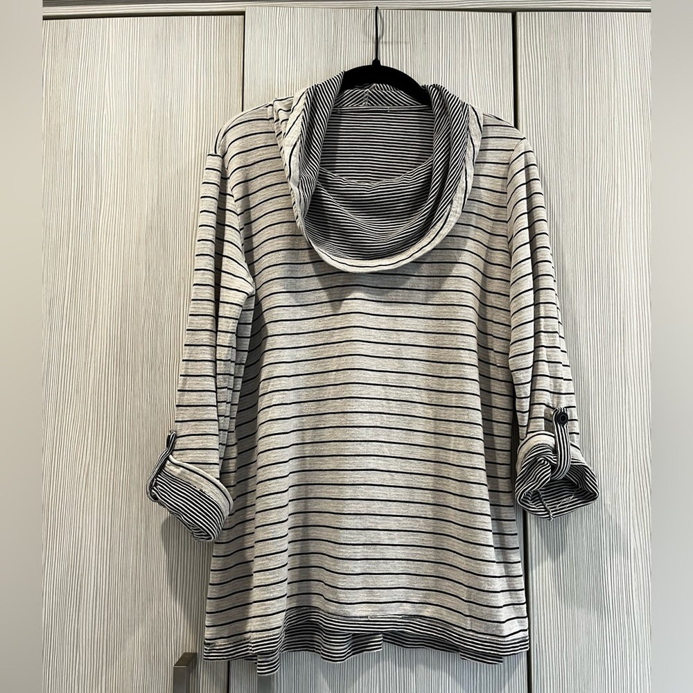 Breton Striped Cowl Neck Reversible Top Gray Black Women’s Approx.‎ Medium